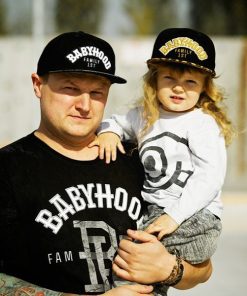 Babyhood Outsidewear | T-Shirt "Family1St" Czarna (Dla Doroslych)